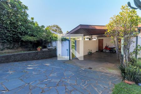 Casa à venda com 310m², 3 quartos e 4 vagasGaragem