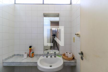 Casa à venda com 310m², 3 quartos e 4 vagasLavabo da Suíte