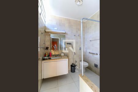 Casa à venda com 310m², 3 quartos e 4 vagasBanheiro