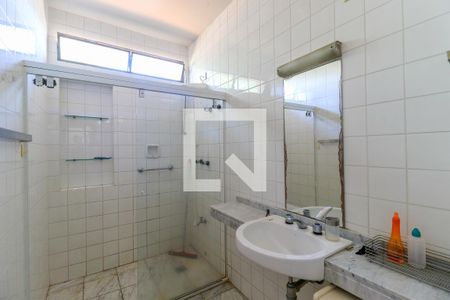 Casa à venda com 310m², 3 quartos e 4 vagasBanheiro da Suíte