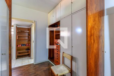 Casa à venda com 310m², 3 quartos e 4 vagasCloset da suíte