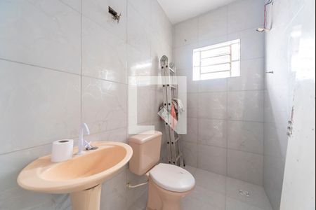 Banheiro de casa para alugar com 1 quarto, 50m² em Vila Guarani, Santo André