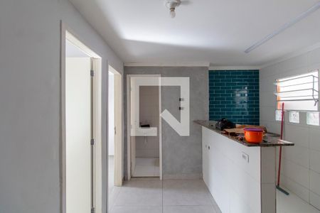 Sala e Cozinha Integrada  de apartamento para alugar com 2 quartos, 39m² em Vila Nhocuné, São Paulo