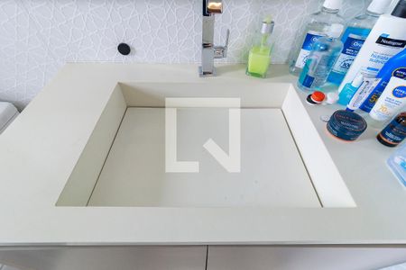 Apartamento à venda com 71m², 2 quartos e 2 vagasSuíte - Banheiro