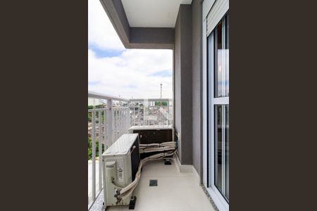 Apartamento à venda com 71m², 2 quartos e 2 vagasSuíte - Varanda