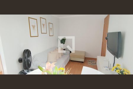 Sala de apartamento para alugar com 2 quartos, 44m² em Jardim das Margaridas, Salvador