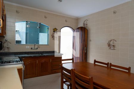 Casa para alugar com 138m², 2 quartos e 2 vagasCozinha