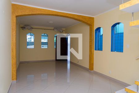 Sala de casa para alugar com 2 quartos, 138m² em Jardim Las Vegas, Santo André