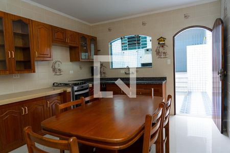 Casa para alugar com 138m², 2 quartos e 2 vagasCozinha