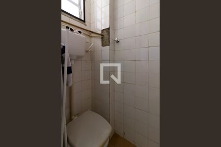Apartamento à venda com 110m², 2 quartos e sem vagaDetalhe do banheiro de serviço 