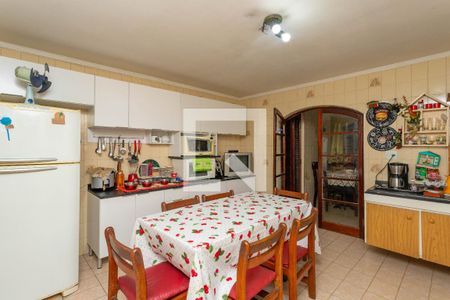 Casa à venda com 350m², 4 quartos e 2 vagas Casa à venda com 350m², 4 quartos e 2 vagasCozinha