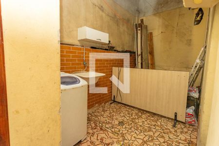 Casa à venda com 350m², 4 quartos e 2 vagas Casa à venda com 350m², 4 quartos e 2 vagasÁrea de serviço do salão