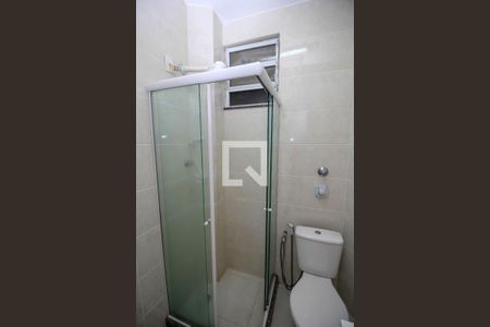 Banheiro de kitnet/studio para alugar com 1 quarto, 24m² em Flamengo, Rio de Janeiro