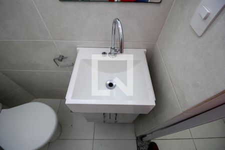 Banheiro de kitnet/studio para alugar com 1 quarto, 24m² em Flamengo, Rio de Janeiro