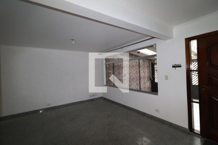 Sala de casa para alugar com 4 quartos, 140m² em Parque Vitoria, São Paulo