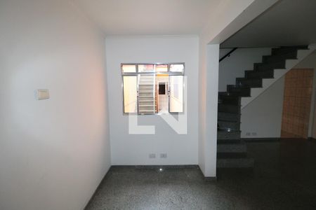Sala de casa para alugar com 4 quartos, 140m² em Parque Vitoria, São Paulo