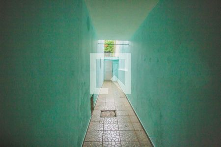 Casa à venda com 118m², 4 quartos e 2 vagasCorredor externo