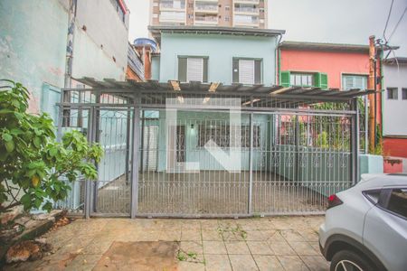 Casa à venda com 118m², 4 quartos e 2 vagasFachada