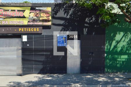 Casa à venda com 360m², 2 quartos e 3 vagasFachada 