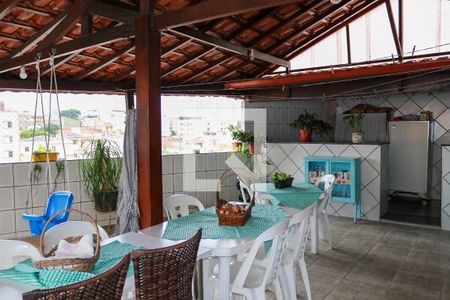 Casa à venda com 194m², 3 quartos e 1 vaga Casa à venda com 194m², 3 quartos e 1 vagaTerraço