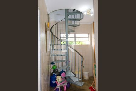 Casa à venda com 194m², 3 quartos e 1 vaga Casa à venda com 194m², 3 quartos e 1 vagaEscada para 2 e 3 andar