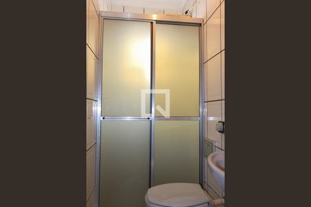 Casa à venda com 194m², 3 quartos e 1 vaga Casa à venda com 194m², 3 quartos e 1 vagaTerraço - Banheiro