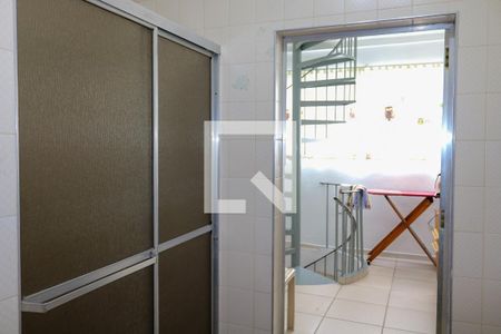 Casa à venda com 194m², 3 quartos e 1 vaga Casa à venda com 194m², 3 quartos e 1 vagaBanheiro Social