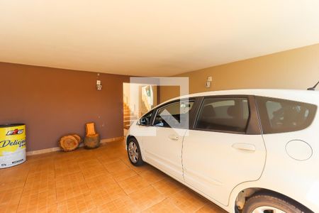 Casa de condomínio à venda com 180m², 3 quartos e 4 vagas Casa de condomínio à venda com 180m², 3 quartos e 4 vagasGaragem