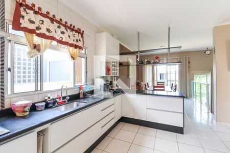 Casa de condomínio à venda com 180m², 3 quartos e 4 vagas Casa de condomínio à venda com 180m², 3 quartos e 4 vagasCozinha