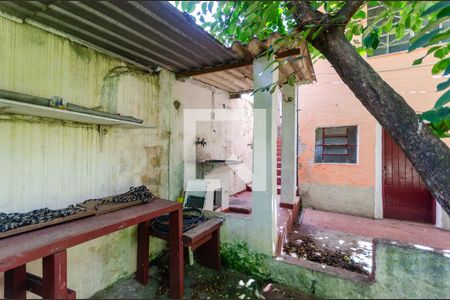 Casa à venda com 300m², 3 quartos e 2 vagas Casa à venda com 300m², 3 quartos e 2 vagasÁrea de Serviço