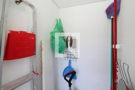 Apartamento à venda com 80m², 2 quartos e 1 vaga Apartamento à venda com 80m², 2 quartos e 1 vagaLavabo