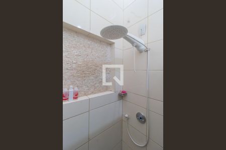 Casa à venda com 130m², 3 quartos e 2 vagasBanheiro