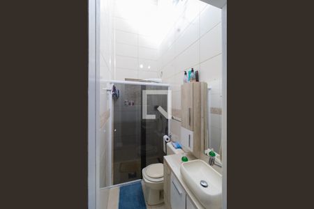 Casa à venda com 130m², 3 quartos e 2 vagasBanheiro