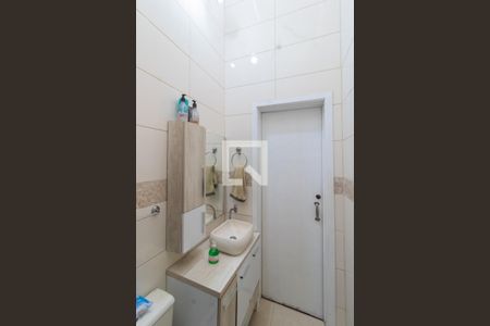 Casa à venda com 130m², 3 quartos e 2 vagasBanheiro