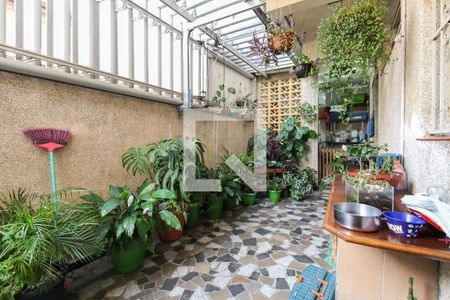 Casa à venda com 160m², 4 quartos e 1 vagaQuintal