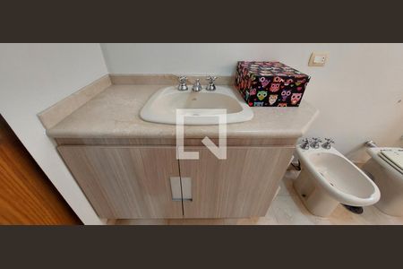 Apartamento à venda com 335m², 4 quartos e 4 vagasBanheiro Quarto 4 suíte