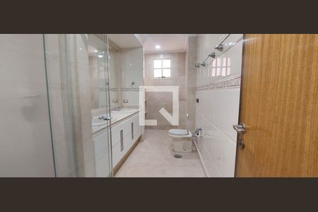 Apartamento à venda com 335m², 4 quartos e 4 vagasBanheiro Quarto 3 suíte