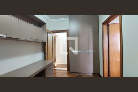 Apartamento à venda com 335m², 4 quartos e 4 vagasEscritório