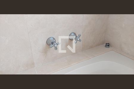 Apartamento à venda com 335m², 4 quartos e 4 vagasBanheiro Quarto 1 suíte