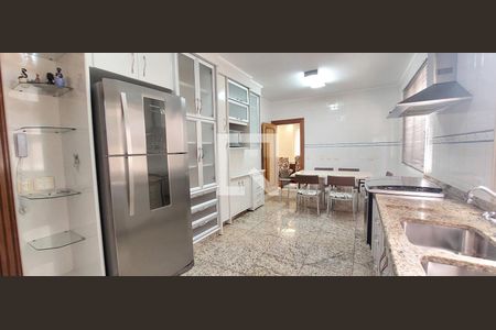 Apartamento à venda com 335m², 4 quartos e 4 vagasCozinha