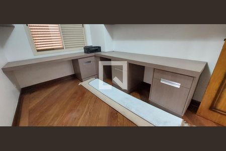 Apartamento à venda com 335m², 4 quartos e 4 vagasEscritório