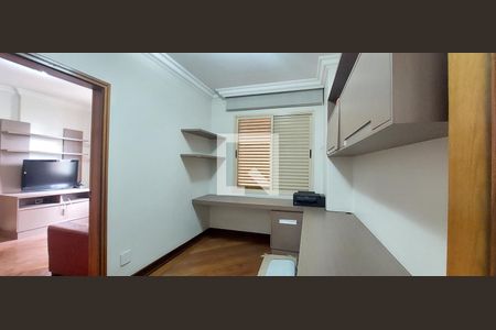 Apartamento à venda com 335m², 4 quartos e 4 vagasEscritório