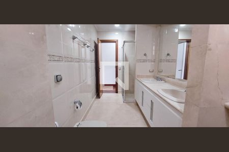 Apartamento à venda com 335m², 4 quartos e 4 vagasBanheiro Quarto 3 suíte