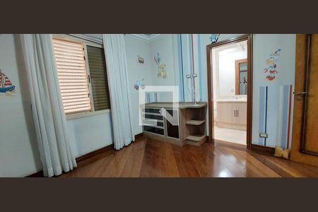 Apartamento à venda com 335m², 4 quartos e 4 vagasQuarto 2 suíte