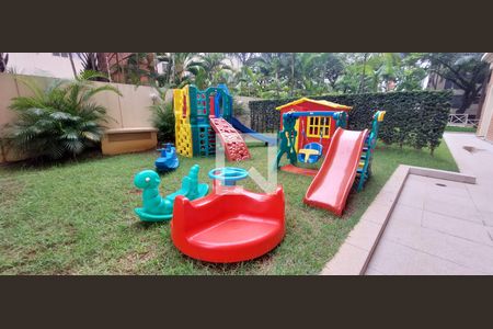 Apartamento à venda com 335m², 4 quartos e 4 vagasÁrea comum - Playground