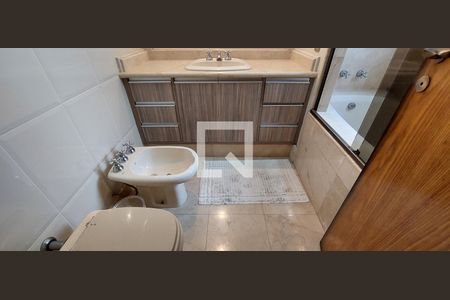 Apartamento à venda com 335m², 4 quartos e 4 vagasBanheiro Quarto 1 suíte