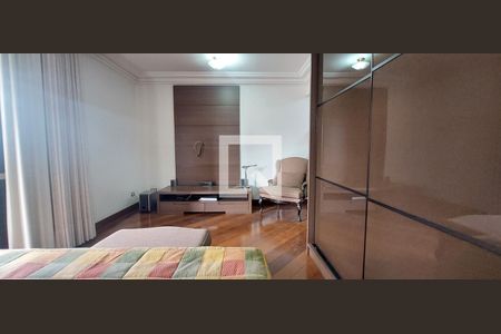 Apartamento à venda com 335m², 4 quartos e 4 vagasQuarto 3 suíte