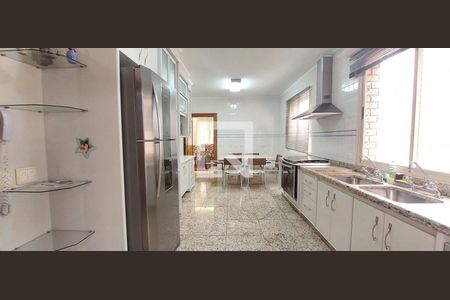 Apartamento à venda com 335m², 4 quartos e 4 vagasCozinha