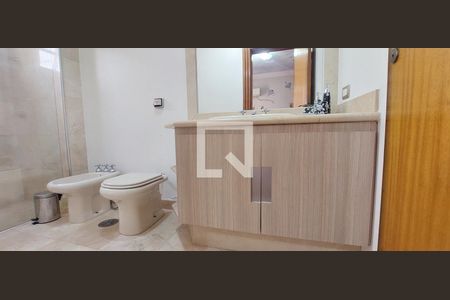 Apartamento à venda com 335m², 4 quartos e 4 vagasBanheiro Quarto 2 suíte