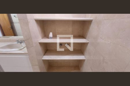 Apartamento à venda com 335m², 4 quartos e 4 vagasBanheiro Quarto 3 suíte